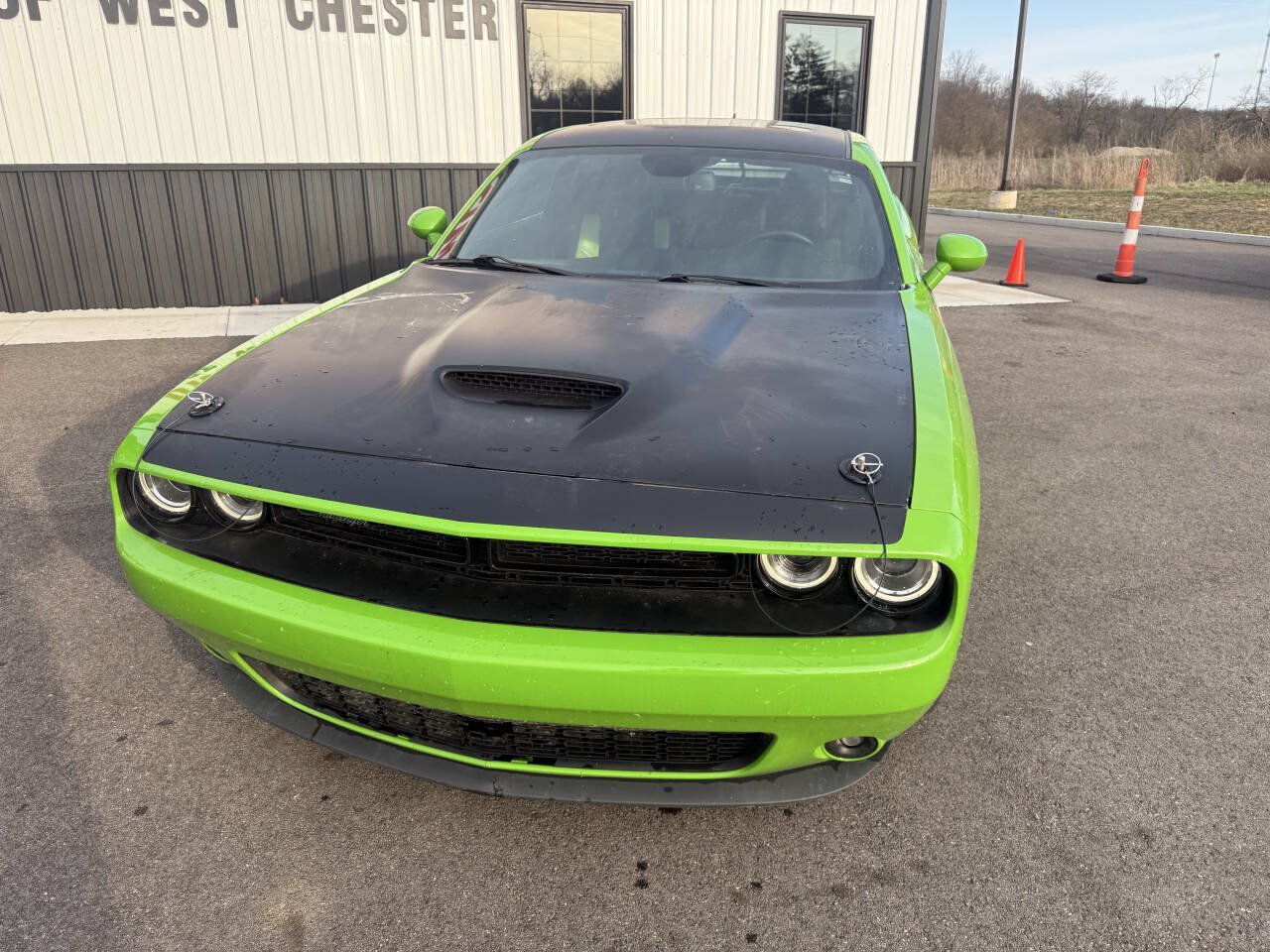 Used 2017 Dodge Challenger R/T w/ Quick Order Package 28P T/A RWD image 2