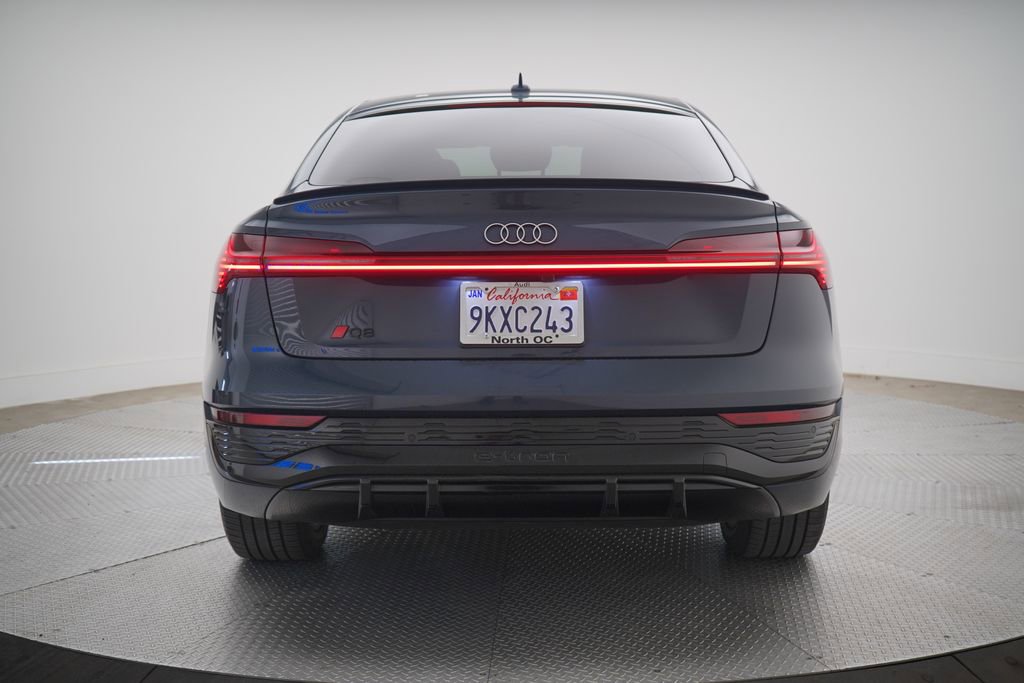 Used 2024 Audi Q8 e-tron Premium image 4