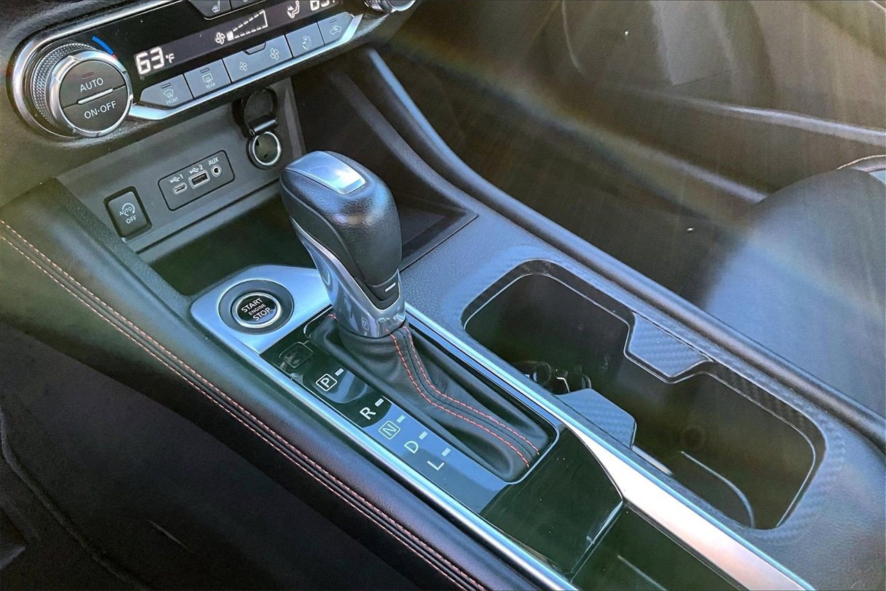 Used 2025 Nissan Sentra SR w/ SR Premium Package image 30