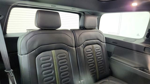 Used 2025 Rivian R1S Adventure image 29