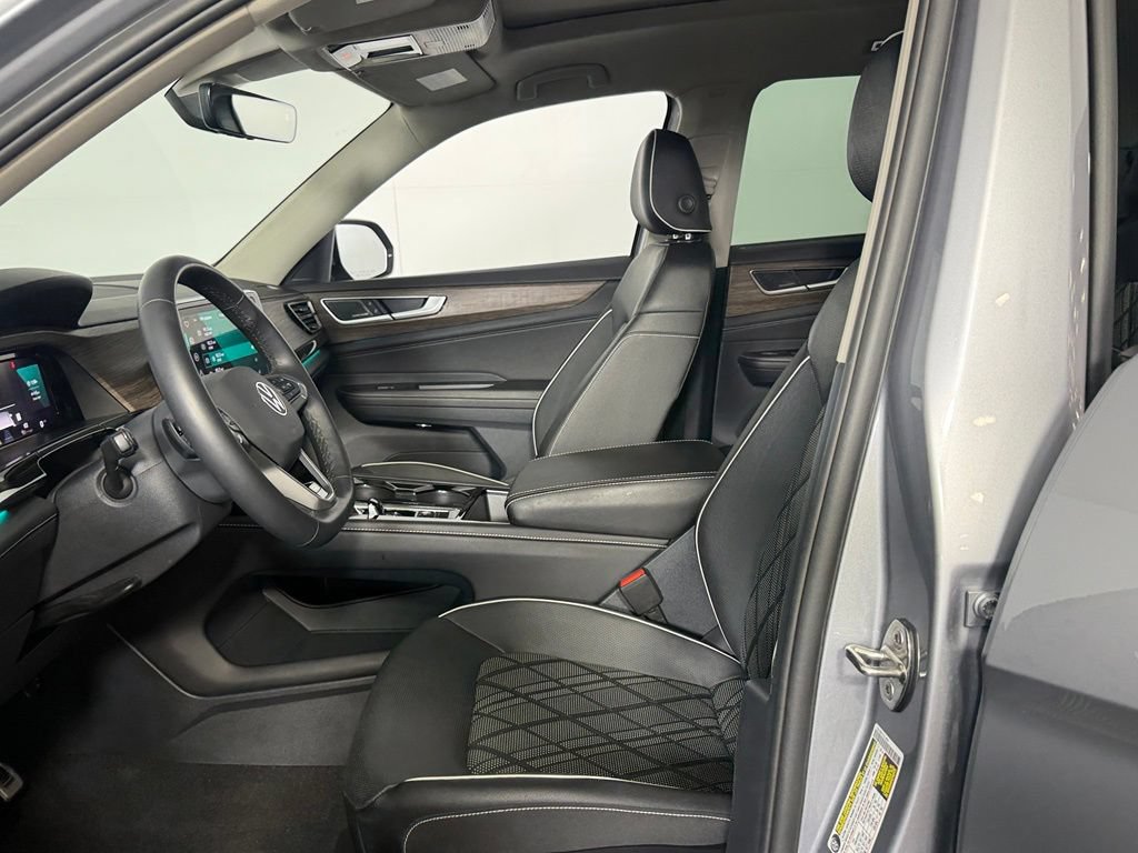 Used 2025 Volkswagen Atlas SEL Premium R-Line AWD/4WD image 24