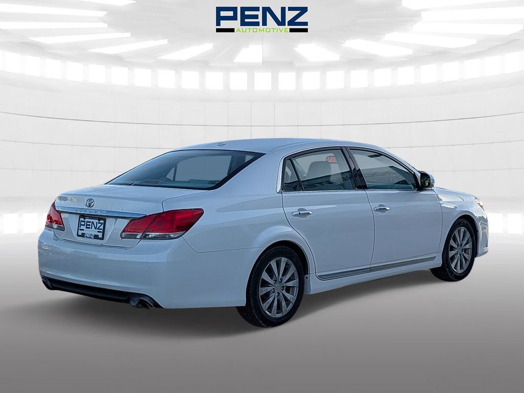 Used 2011 Toyota Avalon Limited image 7
