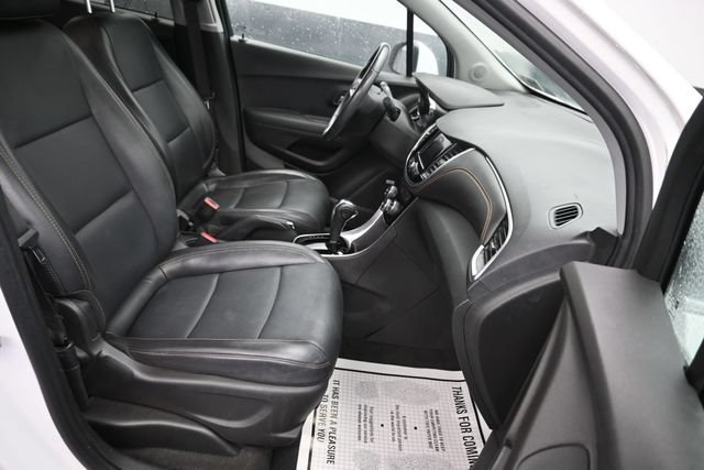 Used 2020 Chevrolet Trax Premier w/ LPO, Protection Package AWD/4WD image 8