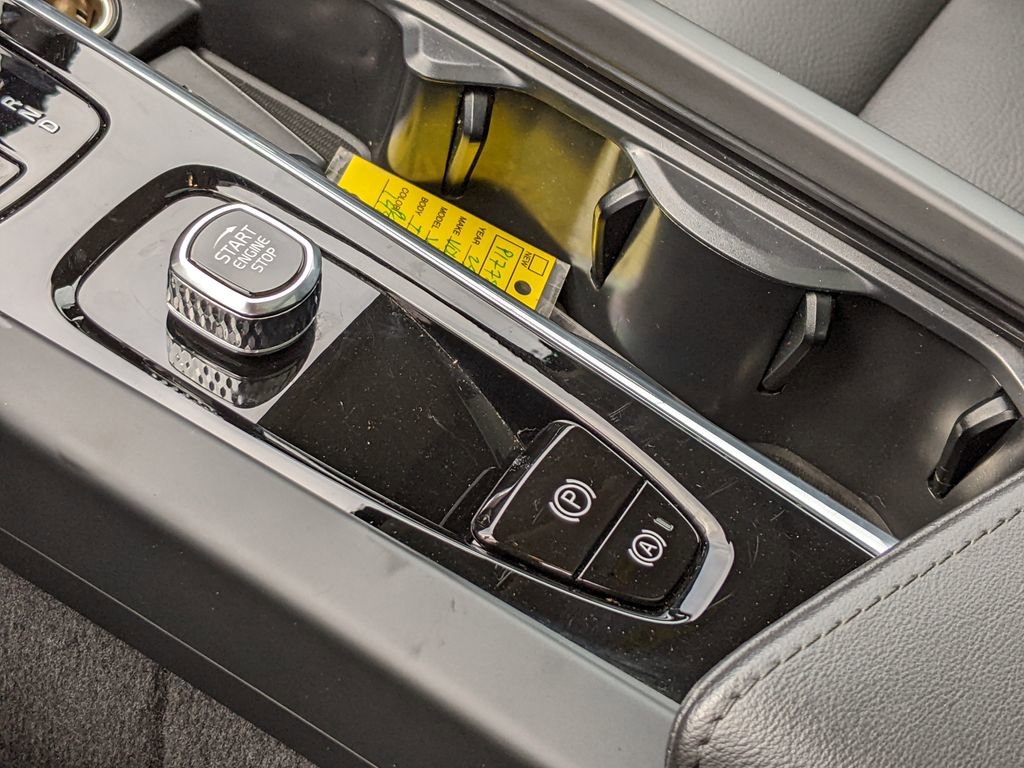 Certified 2025 Volvo V60 B5 Cross Country Plus image 19