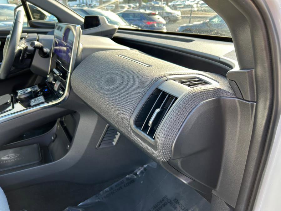 Used 2023 Subaru Solterra AWD image 30