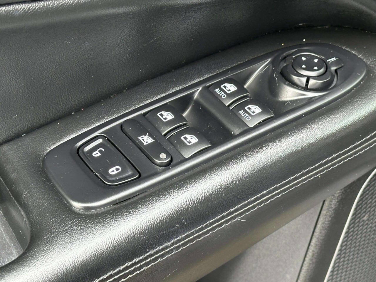 Used 2018 Jeep Compass Latitude w/ Popular Equipment Group AWD/4WD image 12