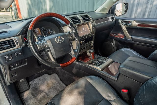 Used 2014 Lexus GX 460 w/ Premium Package AWD/4WD image 23
