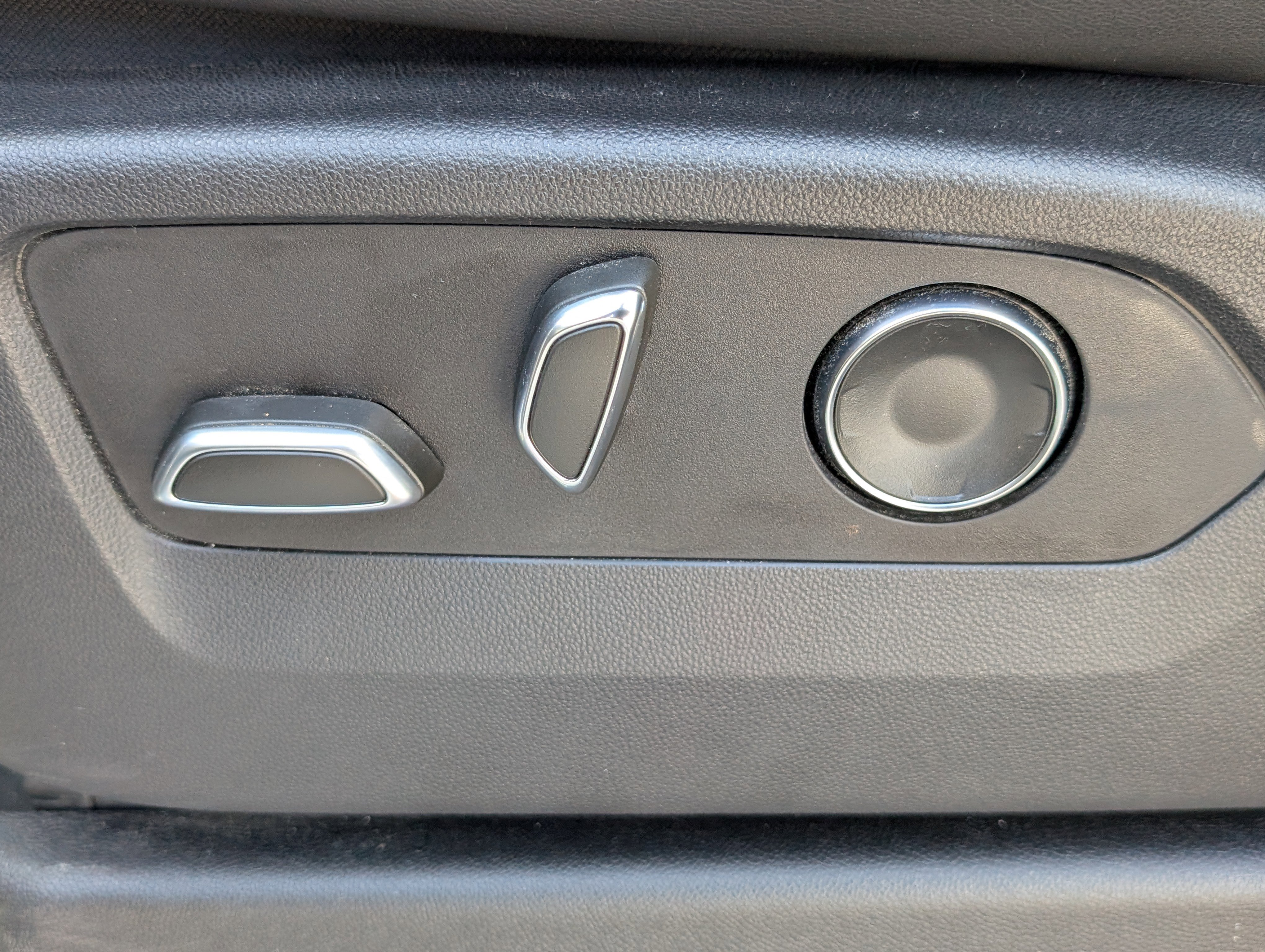 Used 2021 Cadillac Escalade ESV Premium Luxury w/ Performance Package image 23