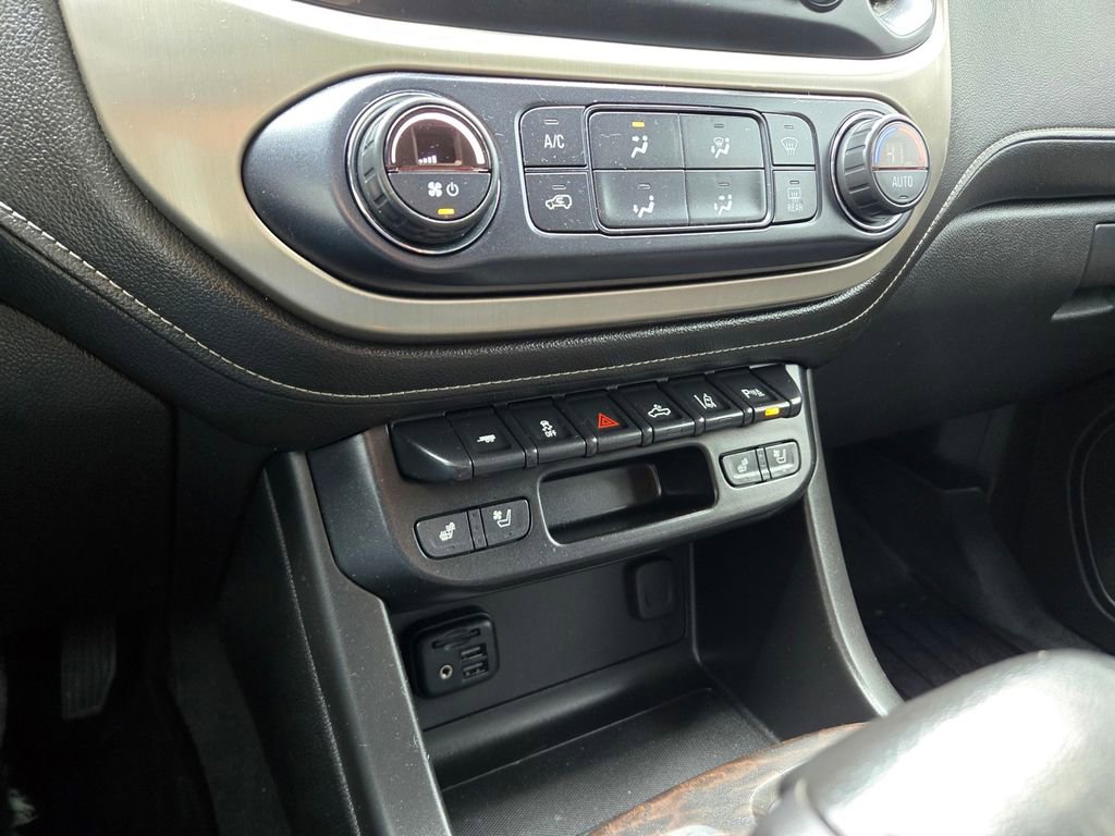 Used 2021 GMC Canyon Denali AWD/4WD image 12