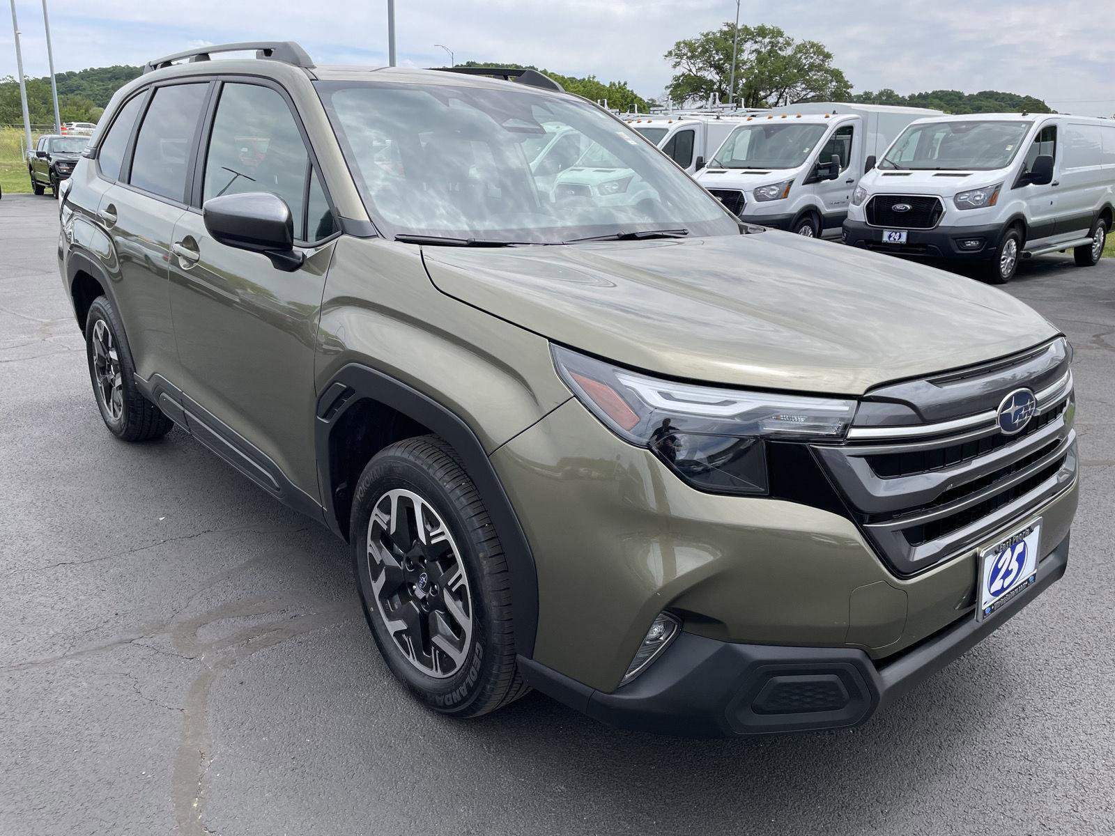 Used 2025 Subaru Forester Premium AWD/4WD image 7