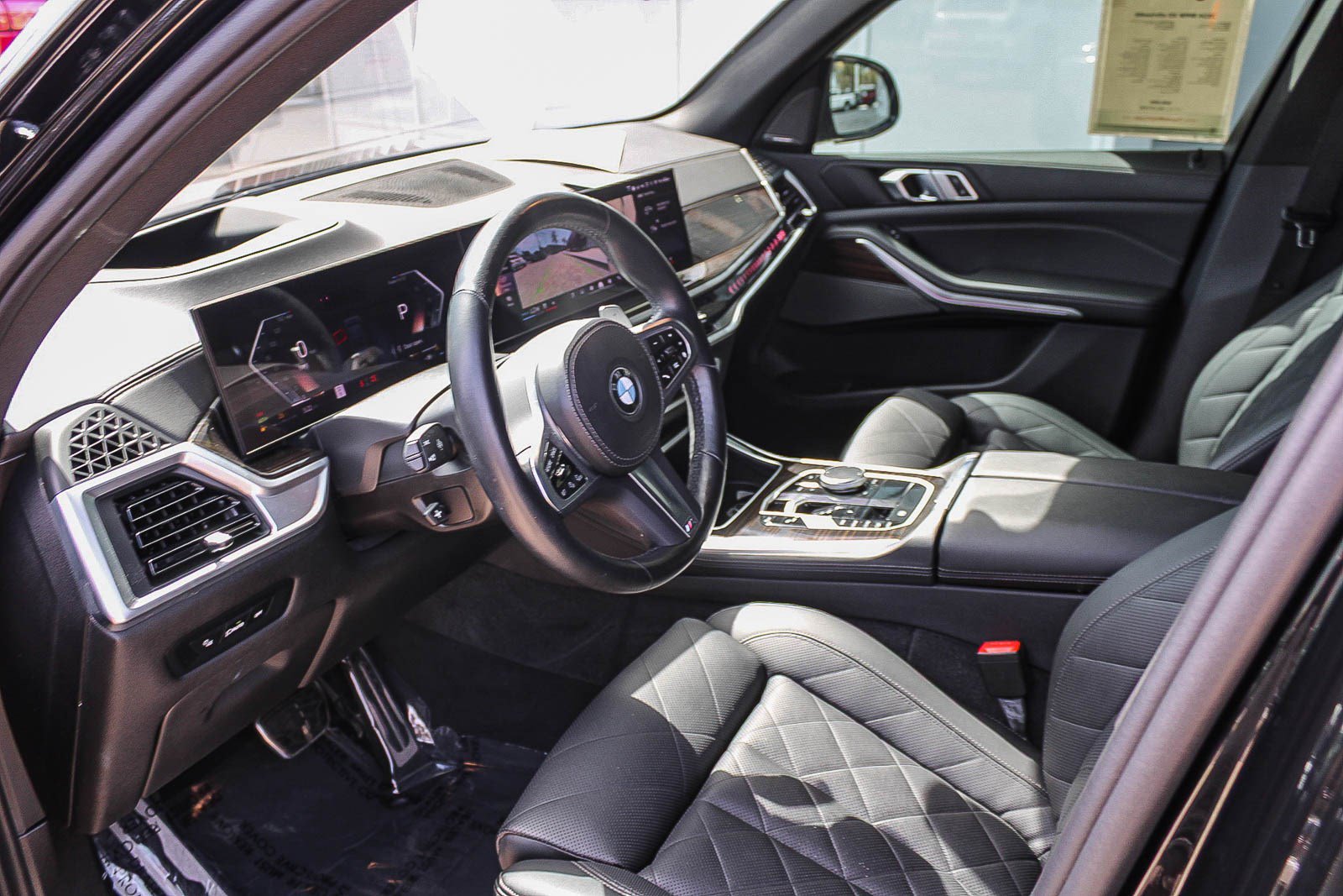 Used 2024 BMW X5 xDrive40i w/ M Sport Package AWD/4WD image 19