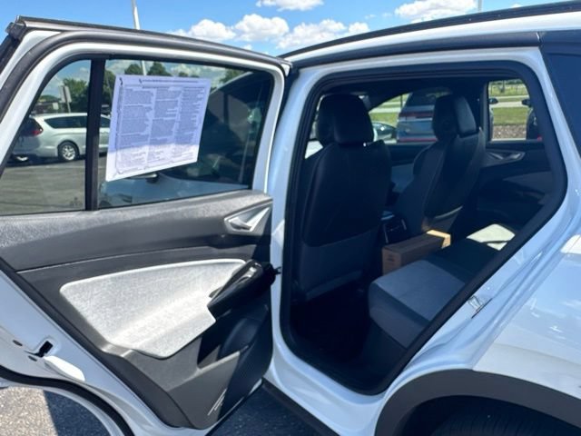 Used 2025 Volkswagen ID.4 Pro RWD image 17