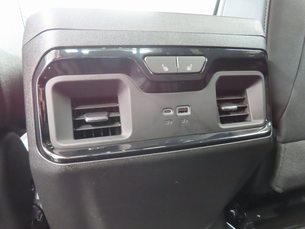 Used 2024 GMC Sierra 1500 AT4 w/ Technology Package image 11