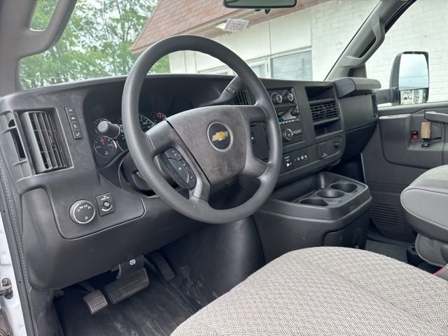 New 2025 Chevrolet Express 3500 RWD image 19