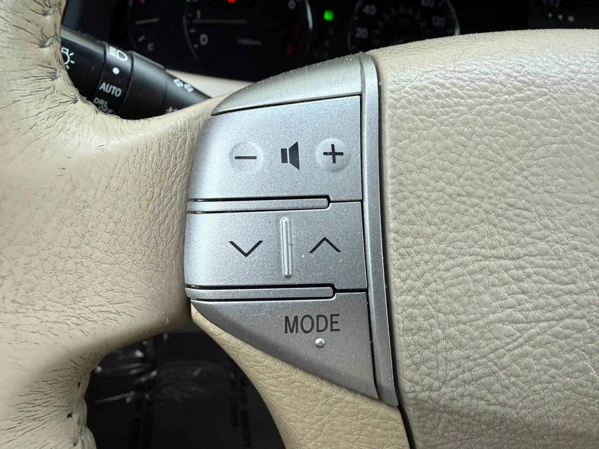 Used 2005 Toyota Avalon XLS FWD image 29