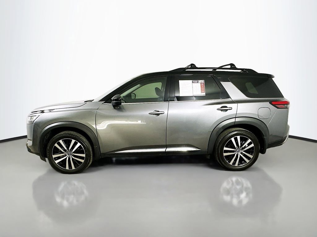 Used 2023 Nissan Pathfinder Platinum image 5