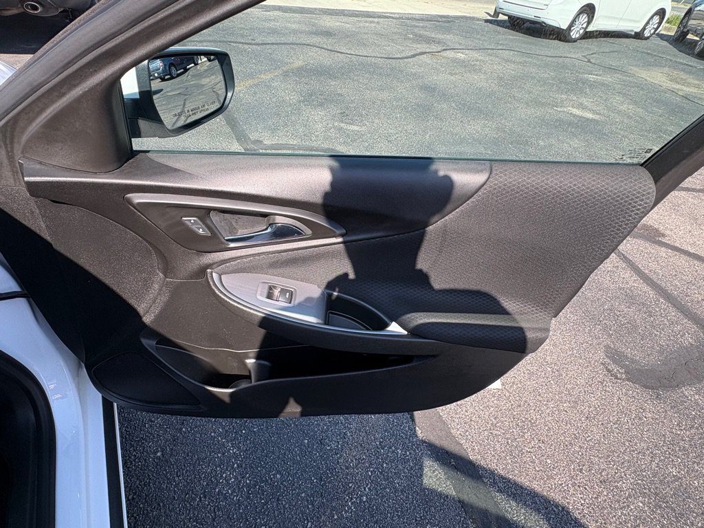 Used 2024 Chevrolet Malibu LT FWD image 16