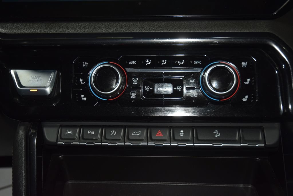 Used 2023 GMC Sierra 1500 AT4 w/ Technology Package AWD/4WD image 33