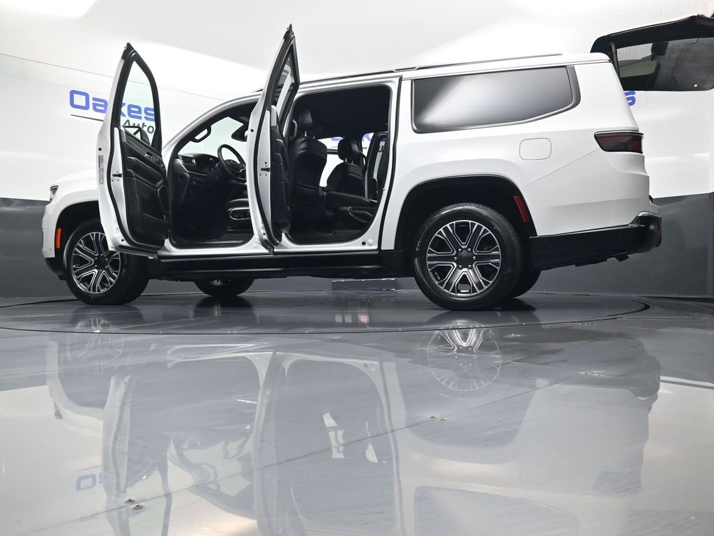 Used 2024 Jeep Wagoneer L Series II w/ Flexible Seating Group image 64