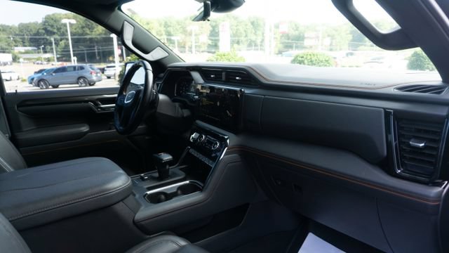Used 2025 GMC Sierra 1500 AT4 w/ AT4 Premium Package AWD/4WD image 14