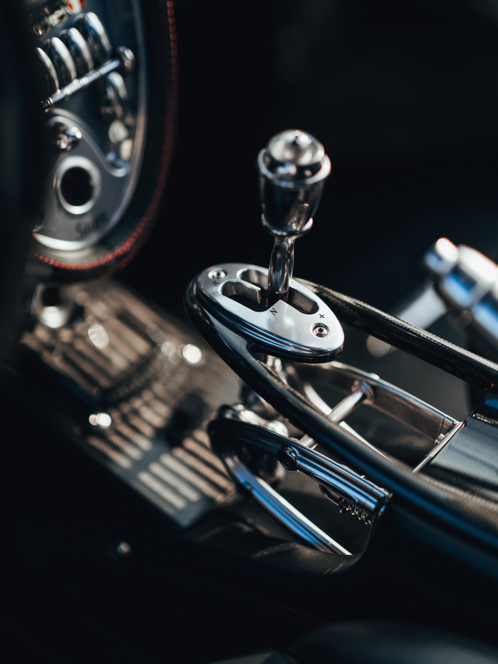 Used 2014 Pagani Huayra RWD image 16
