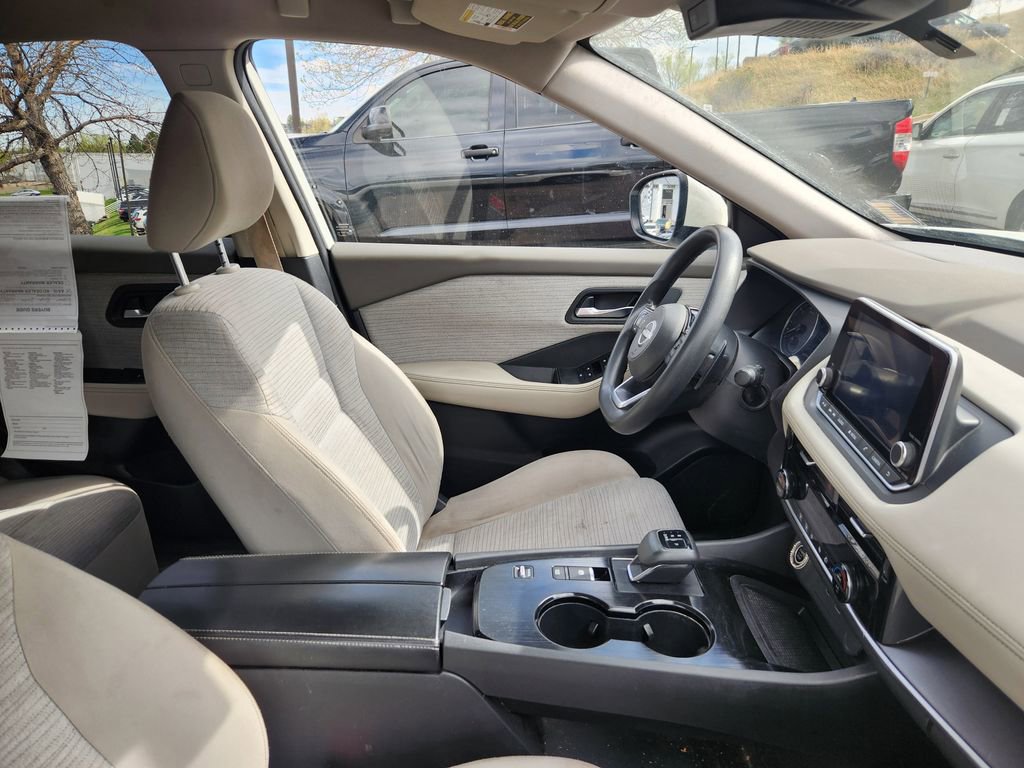 Used 2022 Nissan Rogue SV image 14