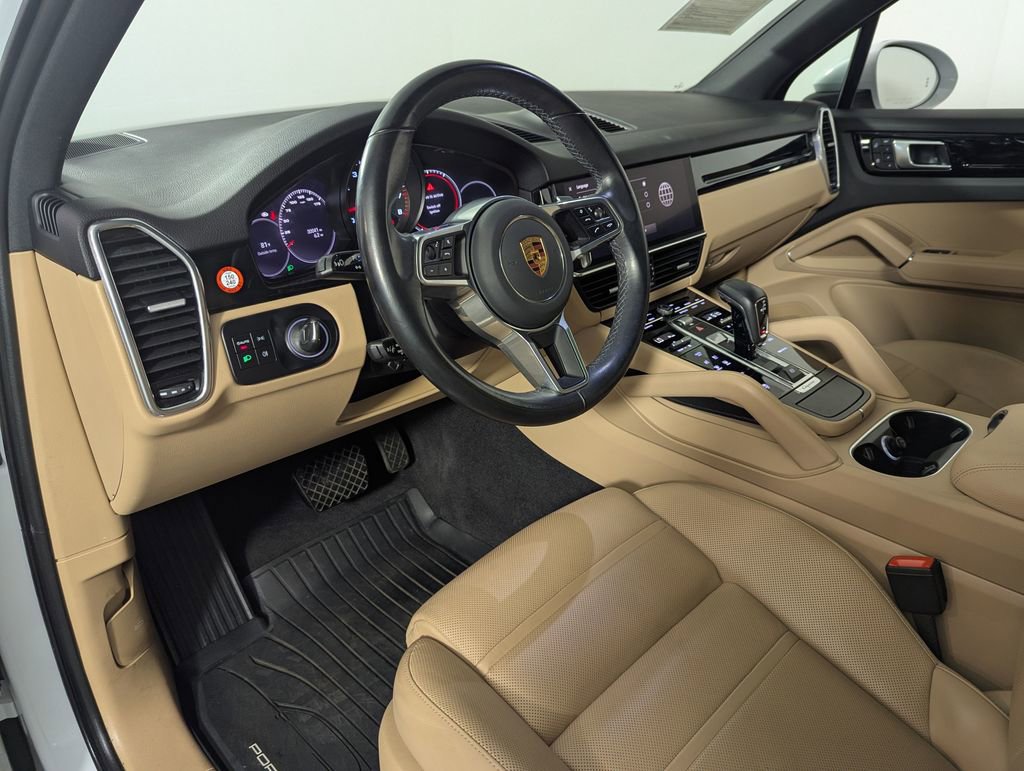 Used 2022 Porsche Cayenne AWD/4WD image 32