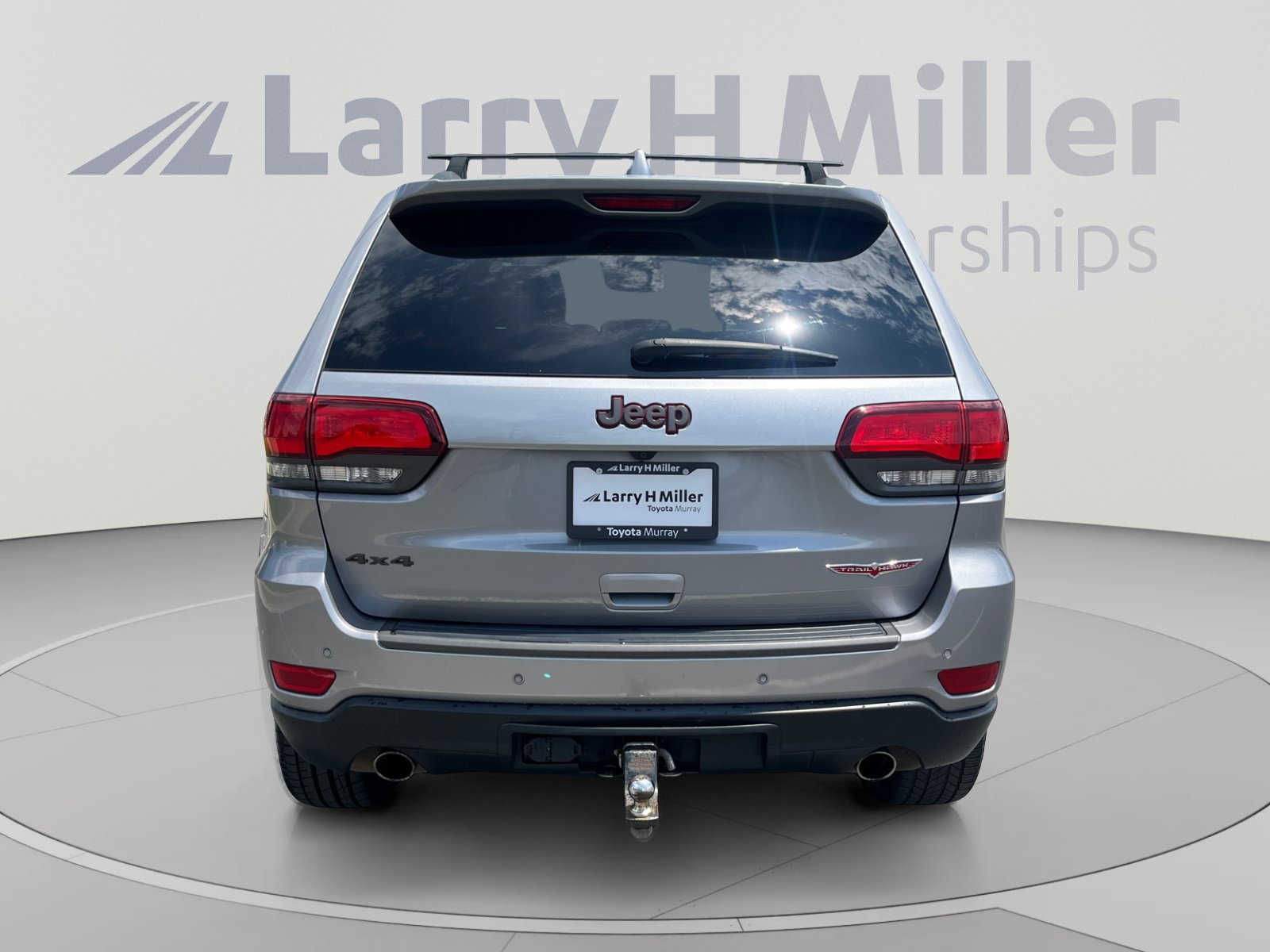 Used 2019 Jeep Grand Cherokee Trailhawk AWD/4WD image 4