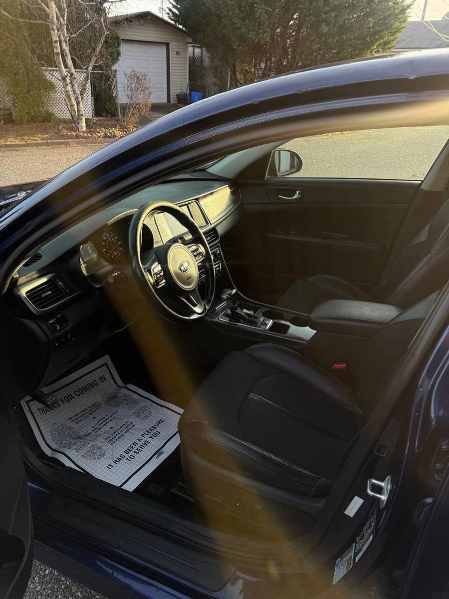 Used 2018 Kia Optima S image 6