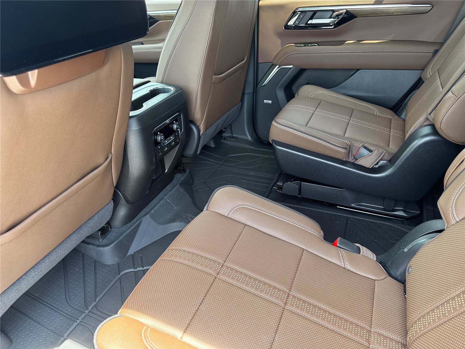 New 2026 Chevrolet Tahoe High Country AWD/4WD image 34