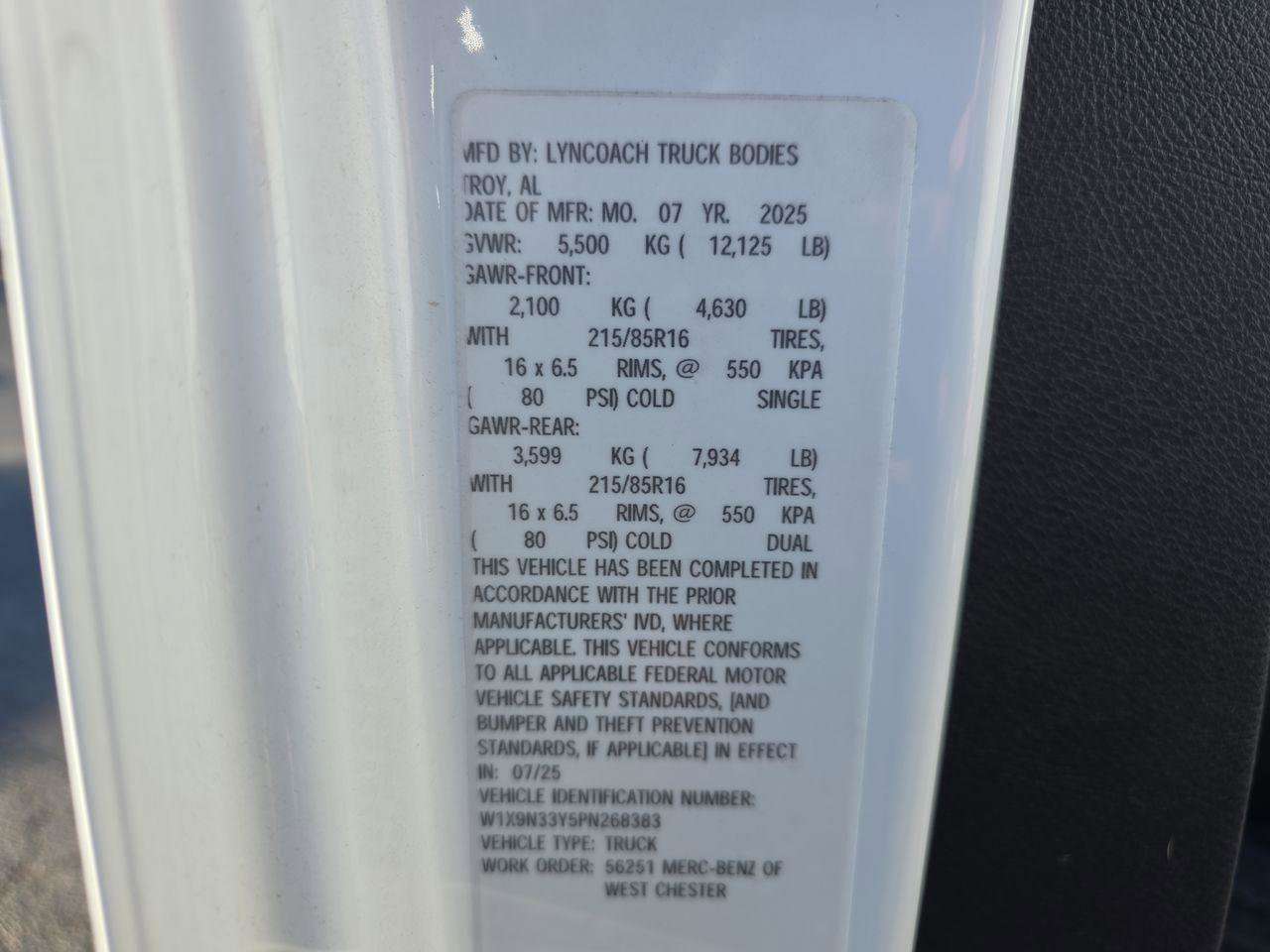 Used 2023 Mercedes-Benz Sprinter 4500 image 32
