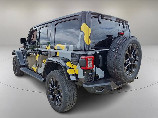Used 2021 Jeep Wrangler Unlimited Sahara w/ Cold Weather Group AWD/4WD image 7