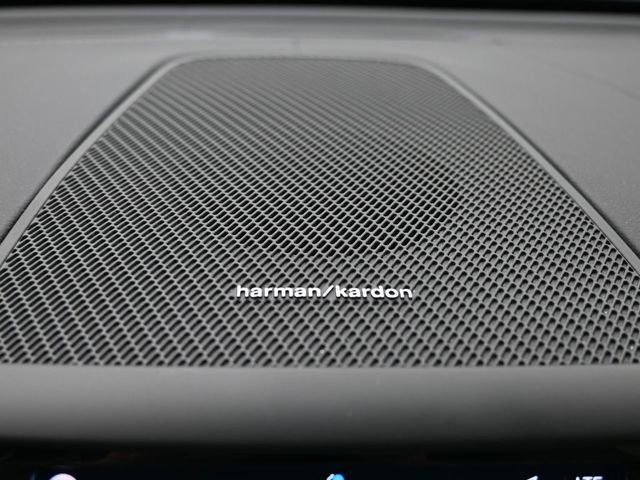 Used 2023 Volvo XC60 B5 Ultimate w/ Climate Package image 32