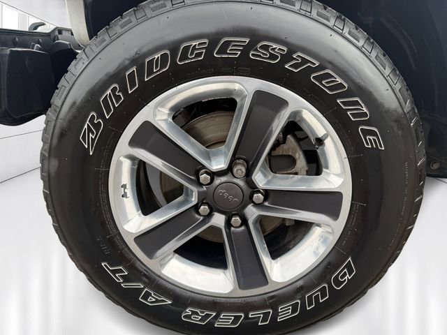 Used 2018 Jeep Wrangler Unlimited Sahara image 9
