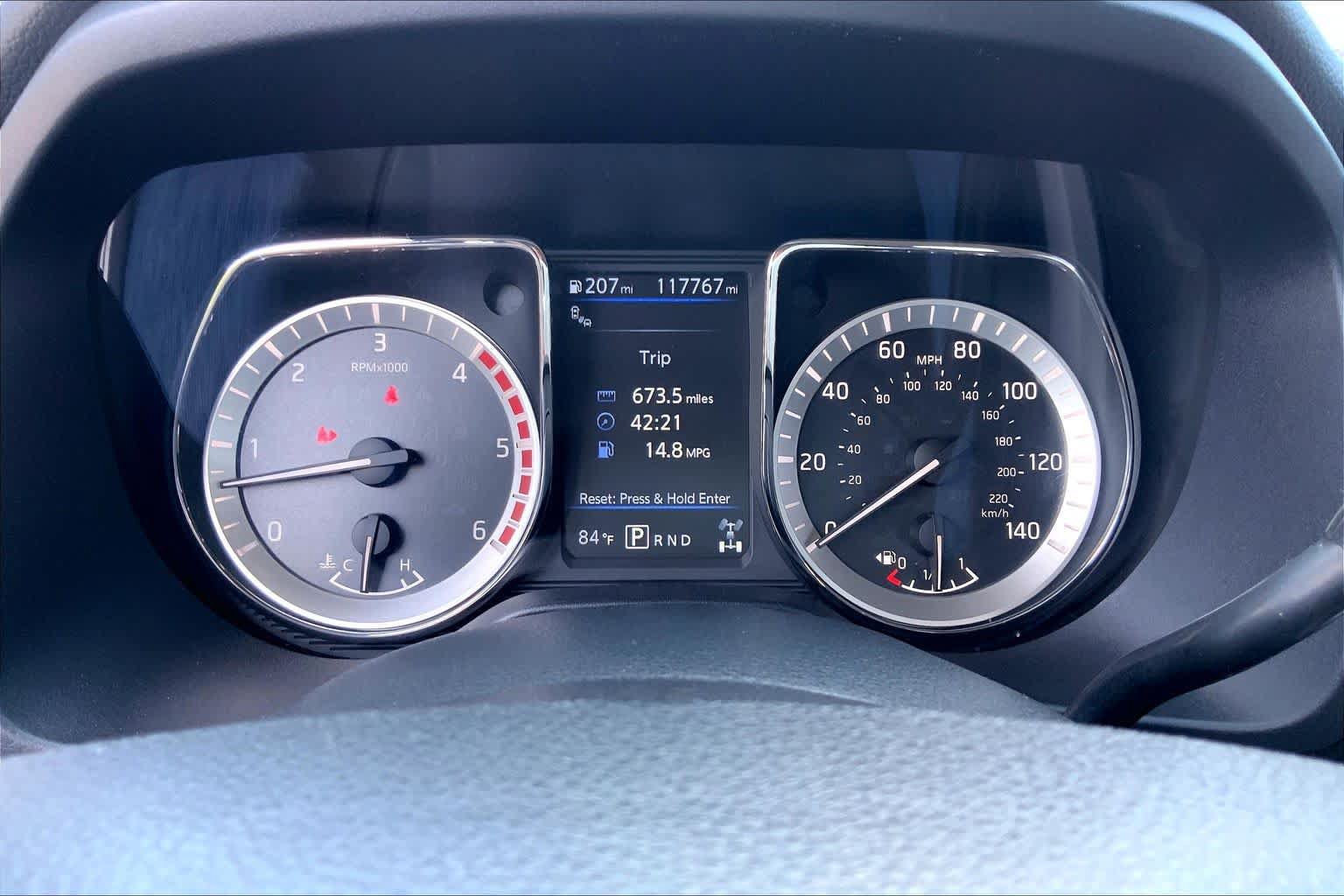 Used 2019 Nissan Titan SL w/ Chrome Package AWD/4WD image 26