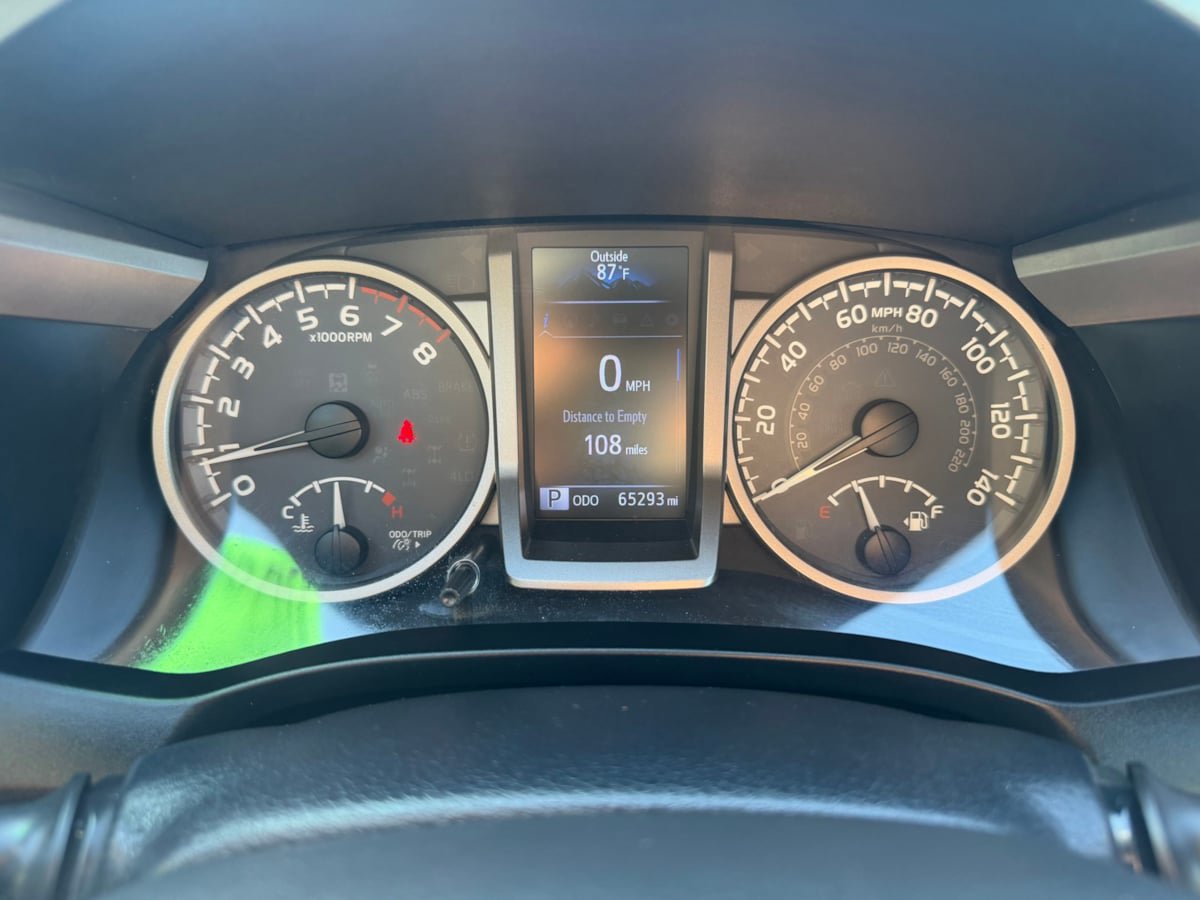 Used 2017 Toyota Tacoma Limited AWD/4WD image 18