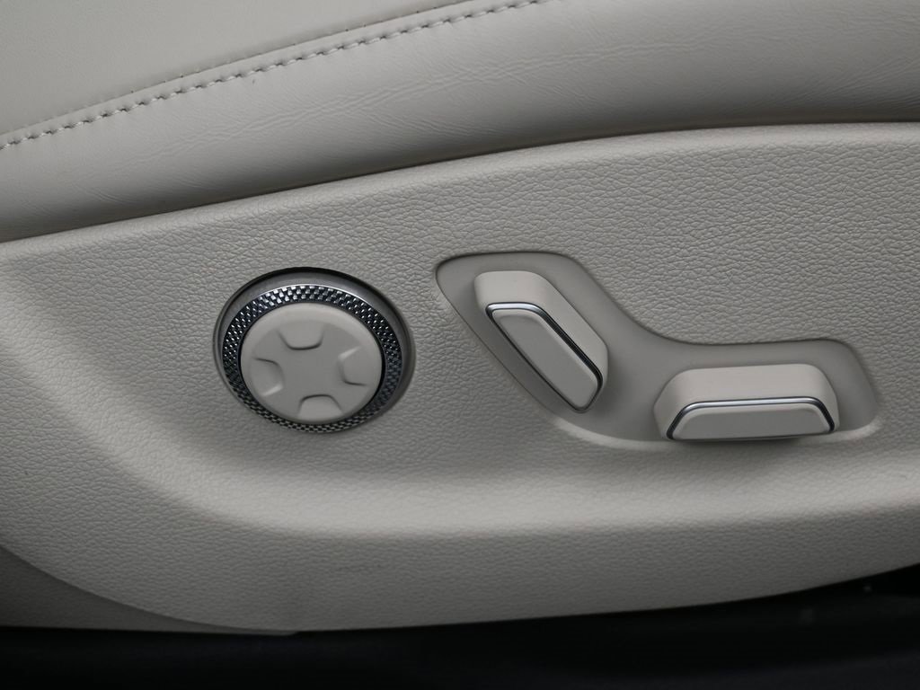 Used 2024 Genesis GV80 3.5T w/ Prestige Package image 41