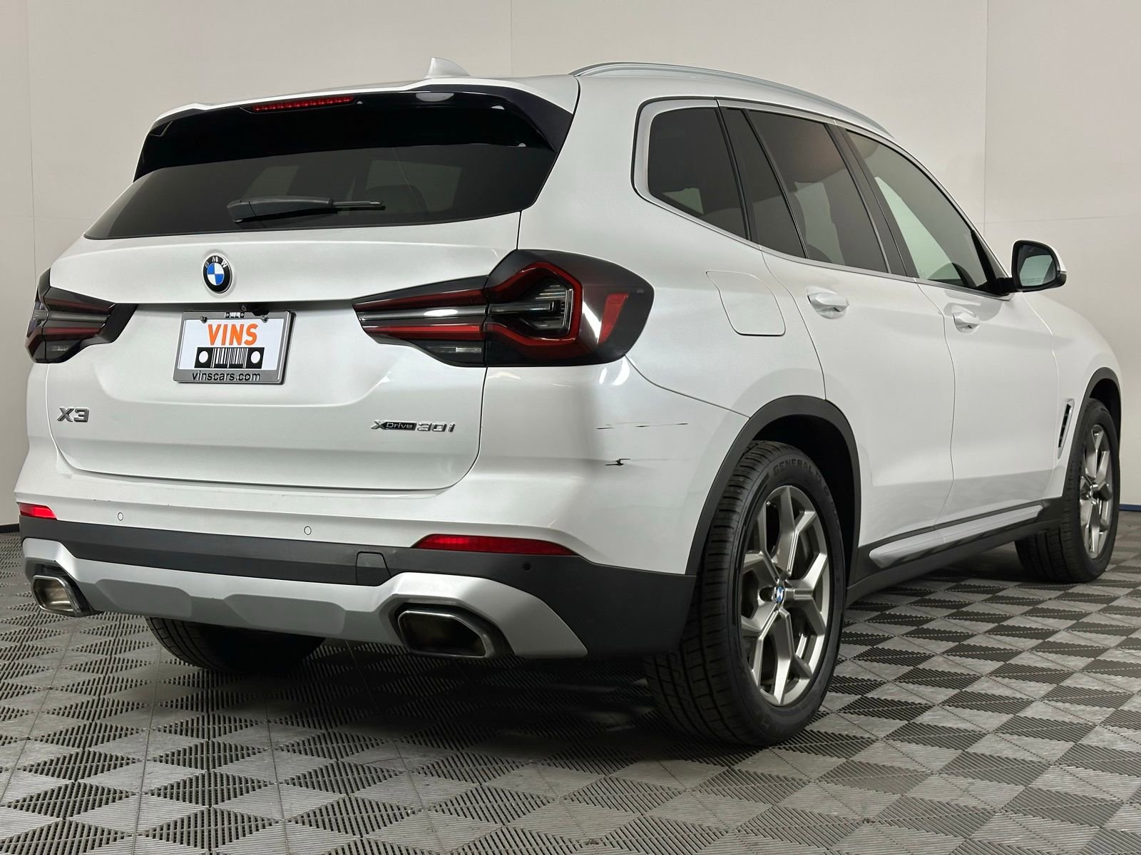 Used 2022 BMW X3 xDrive30i w/ Convenience Package AWD/4WD image 3