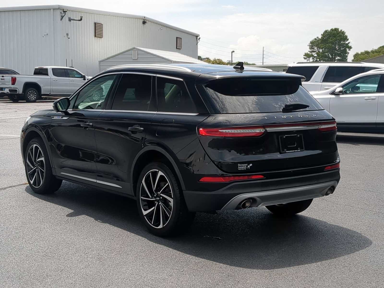 Used 2023 Lincoln Corsair Reserve w/ Equipment Group 201A FWD image 6