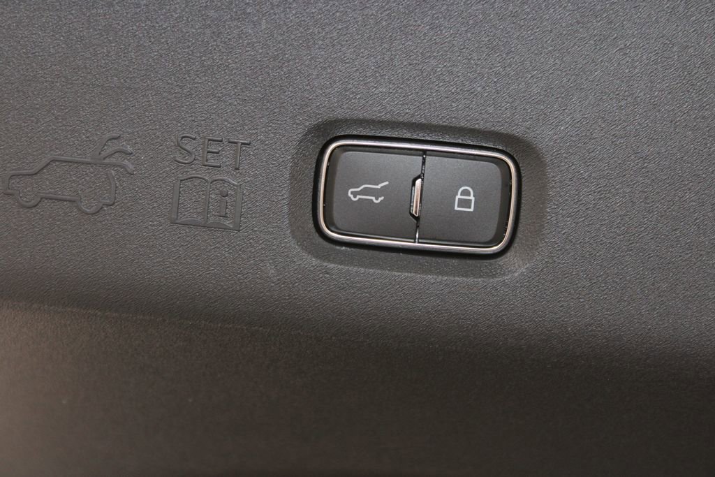 New 2025 Lincoln Navigator Reserve image 32