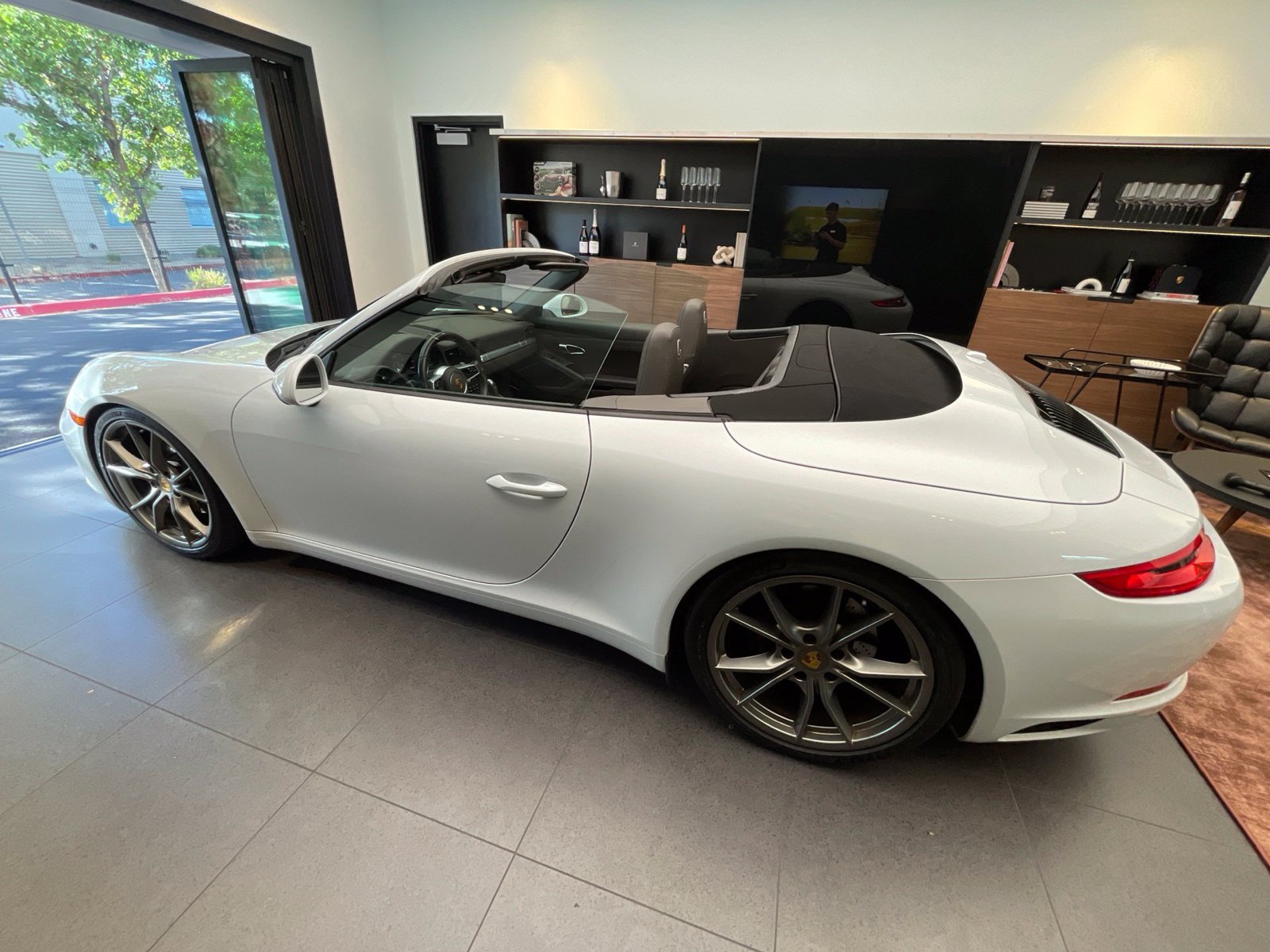 Used 2018 Porsche 911 Carrera RWD image 15
