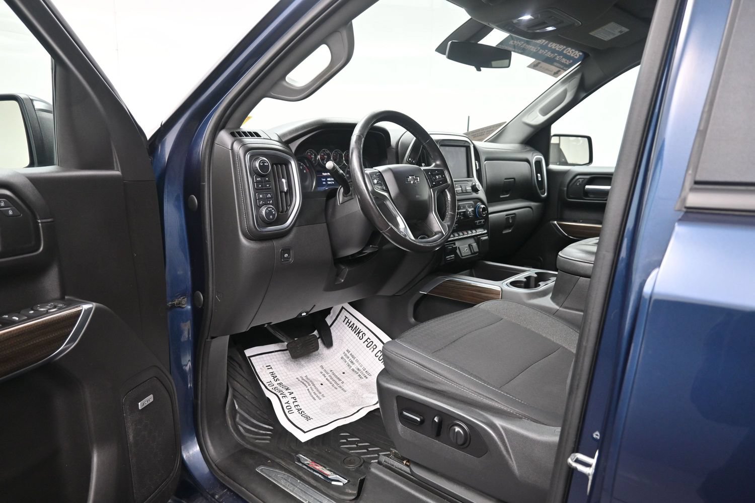 Used 2020 Chevrolet Silverado 1500 LT Trail Boss AWD/4WD image 17