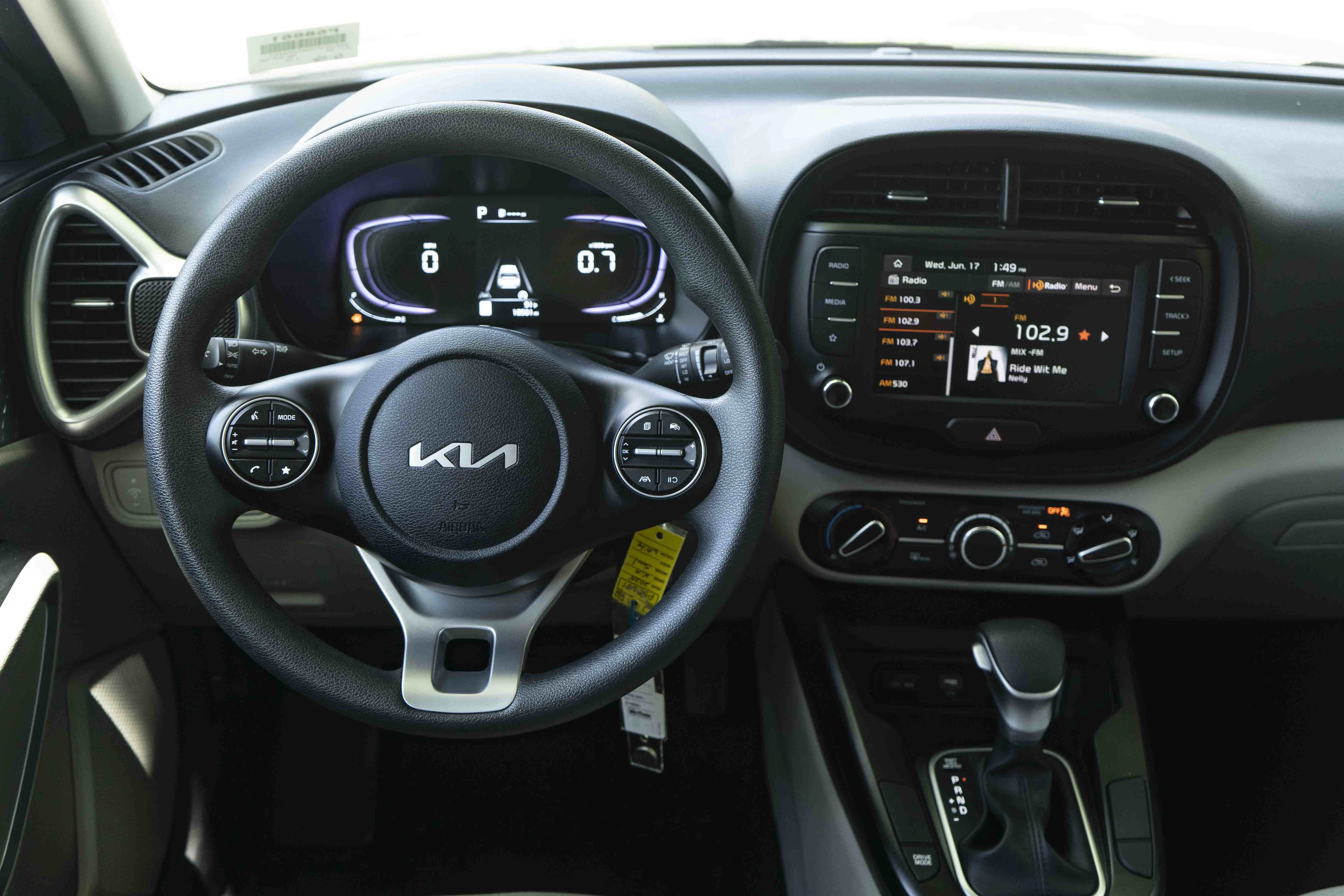 Used 2025 Kia Soul LX FWD image 18