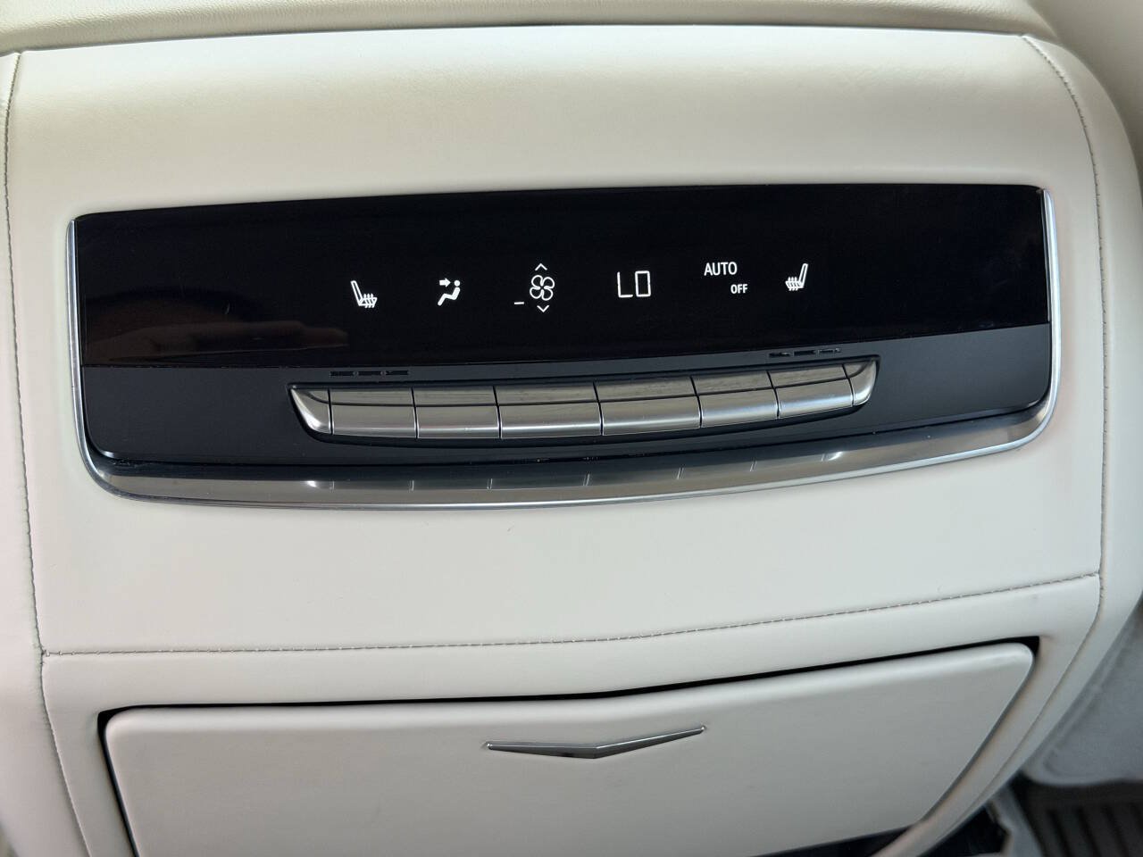 Used 2024 Cadillac Escalade Sport Platinum AWD/4WD image 21