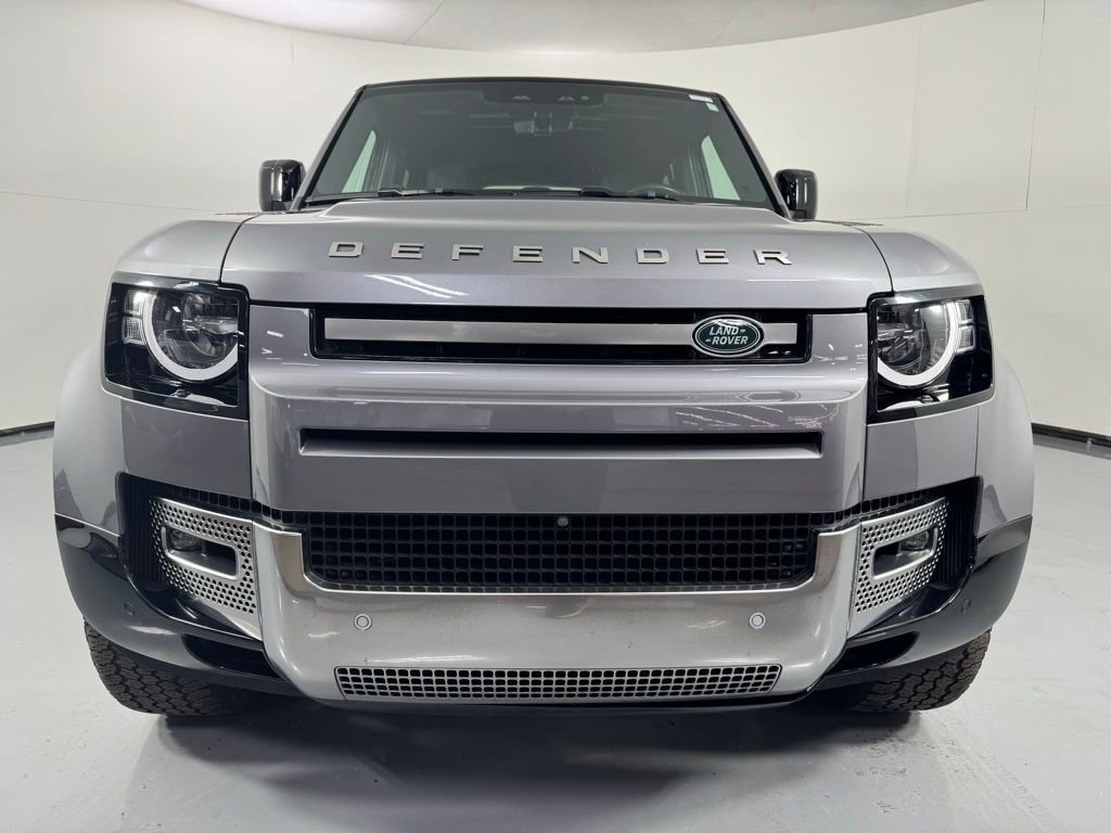 Used 2023 Land Rover Defender 130 S image 2