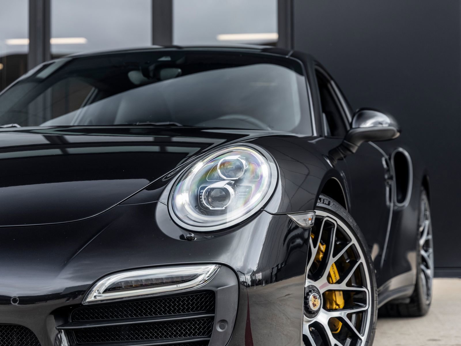 Certified 2014 Porsche 911 Turbo S image 17