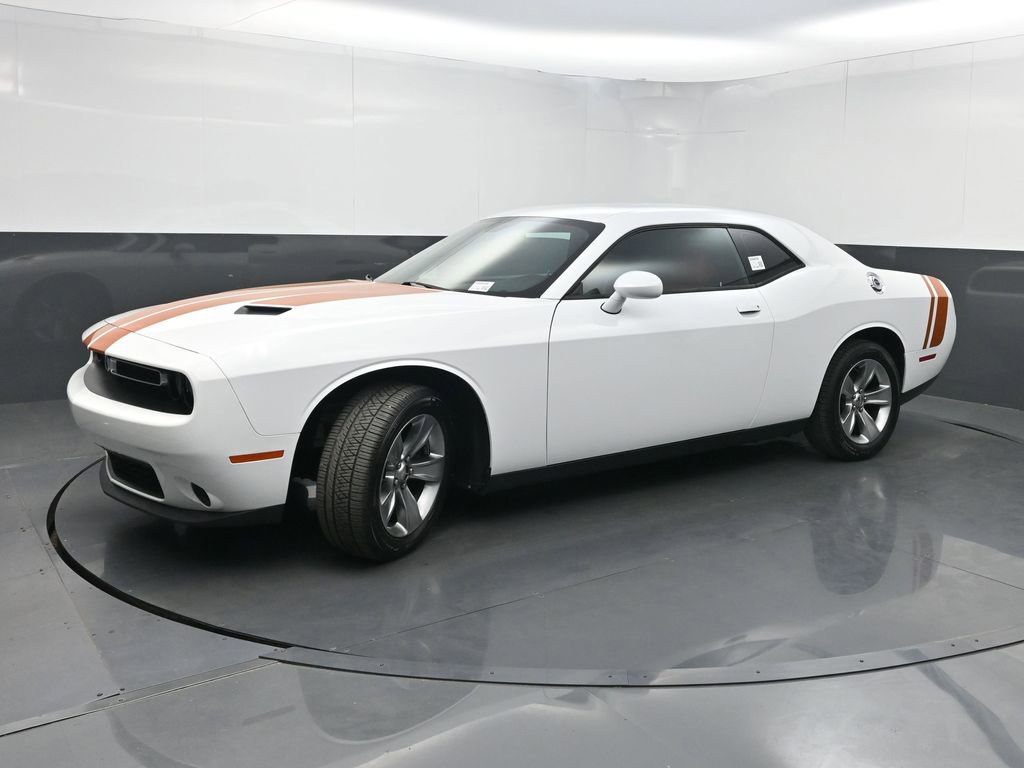 Used 2016 Dodge Challenger SXT image 16