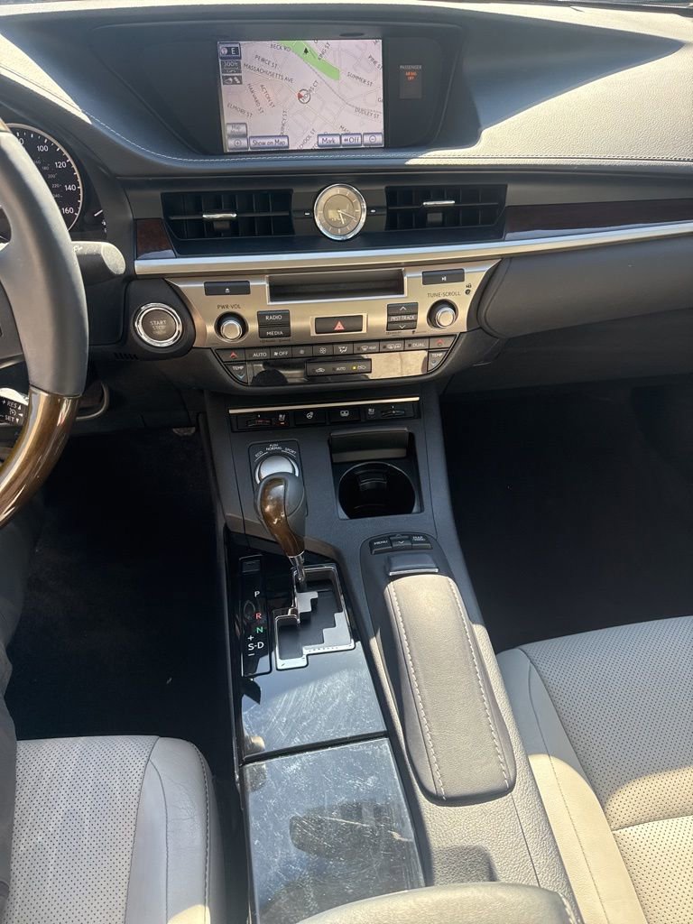 Used 2014 Lexus ES 350 w/ Luxury Package FWD image 30
