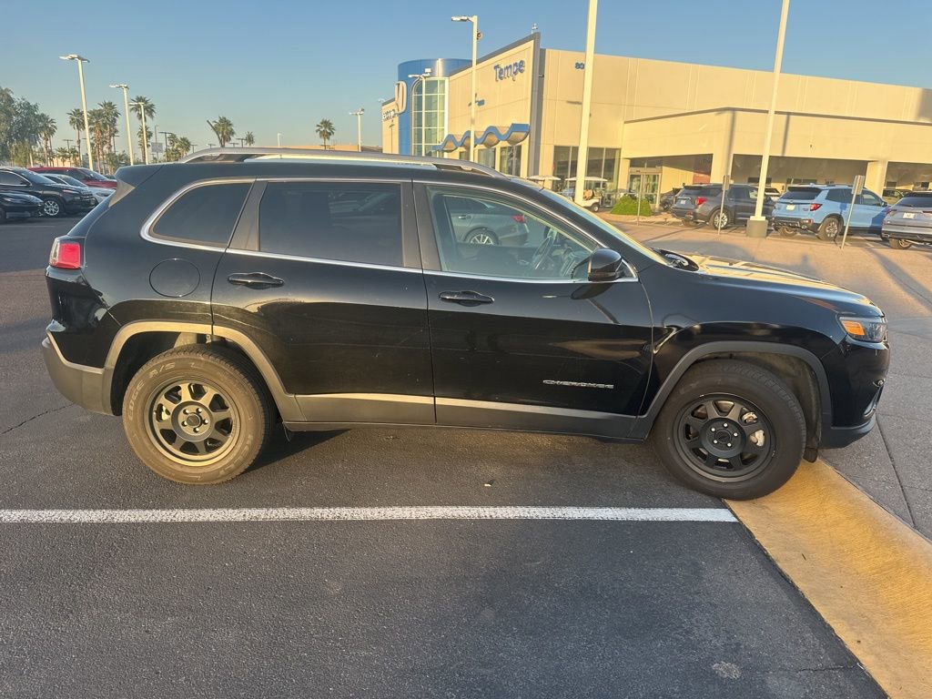Used 2019 Jeep Cherokee Latitude Plus w/ Trailer Tow Group image 5