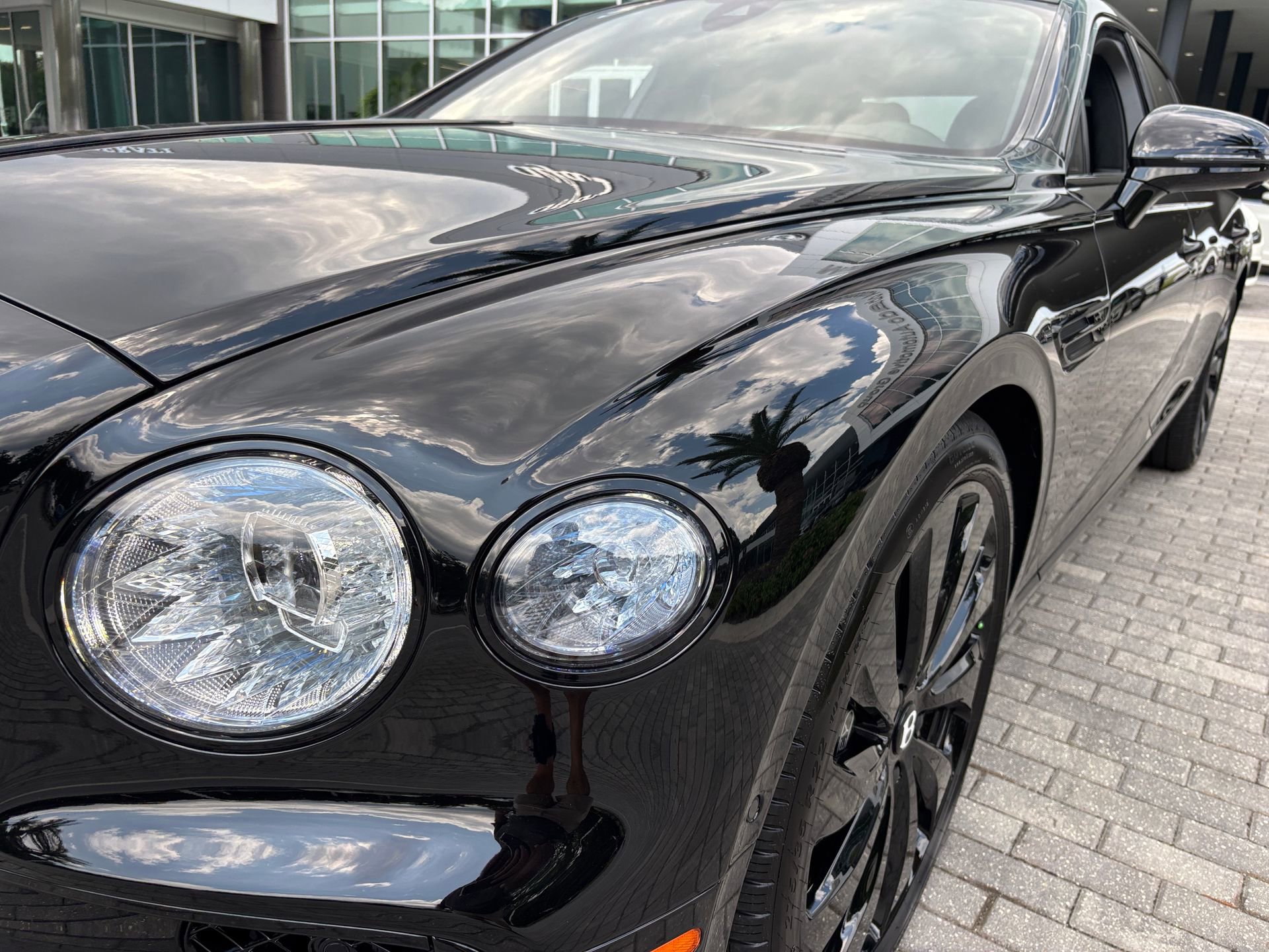 New 2025 Bentley Flying Spur Plug-In Hybrid image 39